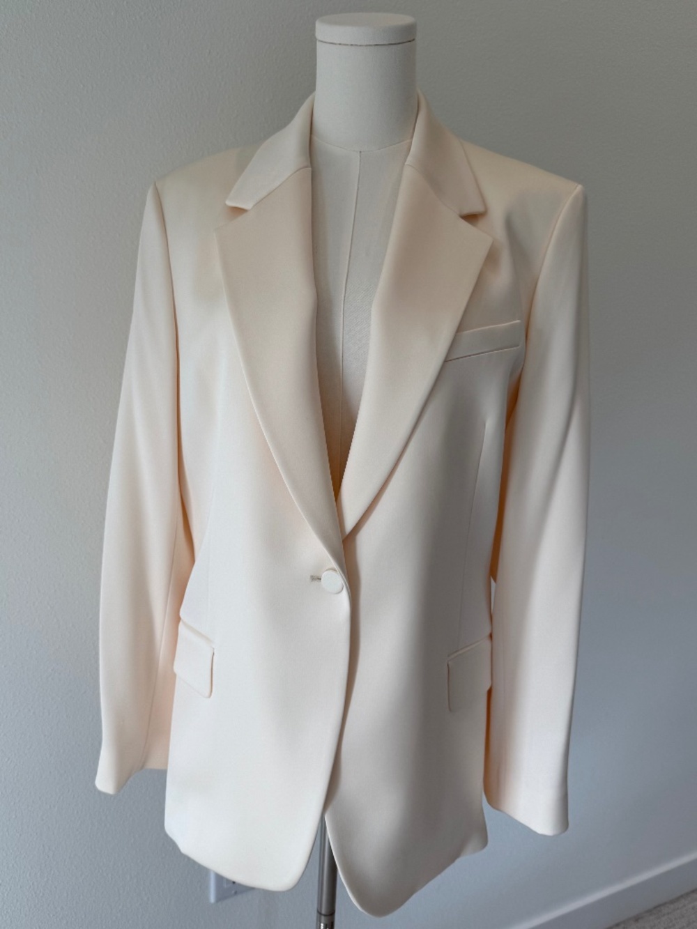 NWOT - Theory Tuxedo Jacket in Admiral Crepe, size 12